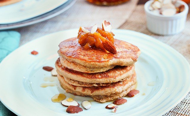 Paleo Vanilla Chai Pancakes | Grain-Free | Queen of Quinoa